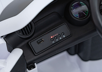 Pojazd RUF CTR3 Biały