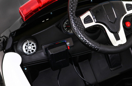 Pojazd Super-Police, radiowóz