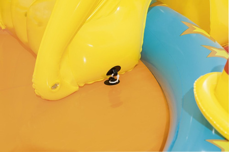 Dmuchany Plac zabaw Małych Mistrzów 435x213x117 BESTWAY + Zjeżdżalnia + Kręgle + Koszykówka