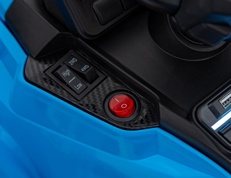 Quad Can Am Outlander ATV z Pilotem Niebieski