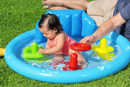 Dmuchany Brodzik Basenik z Daszkiem dla dzieci 6m+ Z Grą Układanką BESTWAY 115x89x76 Gra układanka + 3 Obręcze