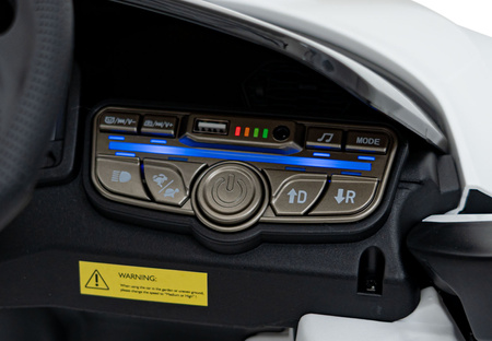 Pojazd Lamborghini Revuelto Białe