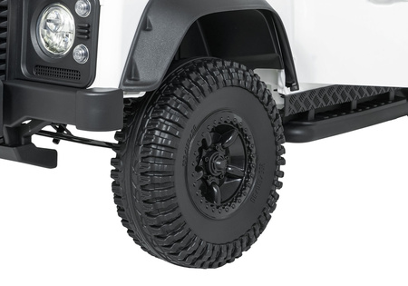 Pojazd Land Rover Defender 110 SVX Concept Biały