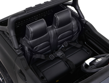 Toyota Hilux na akumulator dla dzieci Czarny Pickup + Napęd 4x4 + Pilot