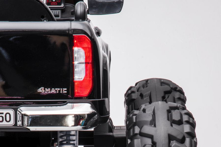 Auto Na Akumulator Mercedes  DK-MT950 4x4 Czarny Lakierowany