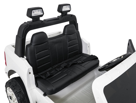 Pojazd RAM 3500 Biały