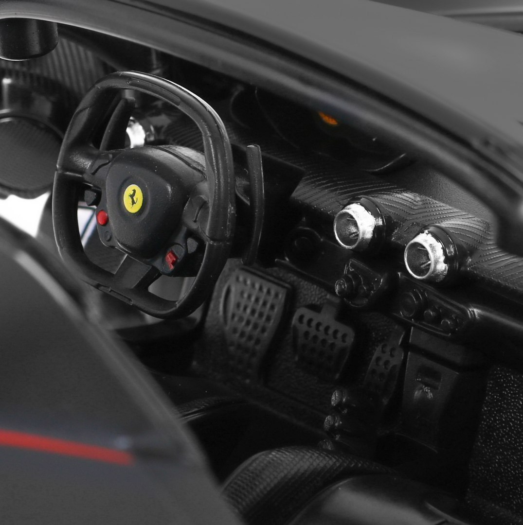 Ferrari LaFerrari Aperta czarne RASTAR model 1:14 Zdalnie sterowane auto + pilot 2,4 GHz Ferrari LaFerrari Aperta czarne RASTAR model 1:14 Zdalnie sterowane auto + pilot 2,4 GHz