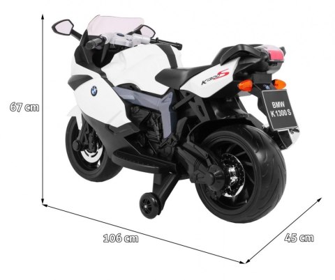 Motor na akumulator BMW K1300S dla dzieci Biały + Kółka pomocnicze + Dźwięki Światła + Wolny Start Motor na akumulator BMW K1300S dla dzieci Biały + Kółka pomocnicze + Dźwięki Światła + Wolny Start