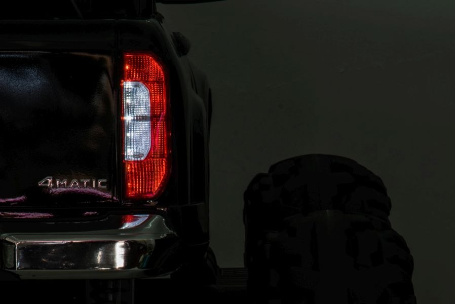 Auto Na Akumulator Mercedes DK-MT950 4x4 Czarny Lakierowany Auto Na Akumulator Mercedes DK-MT950 4x4 Czarny Lakierowany