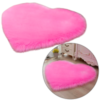 Mały Dywan Pluszowy Antypoślizgowy Serduszko Różowy 40x50